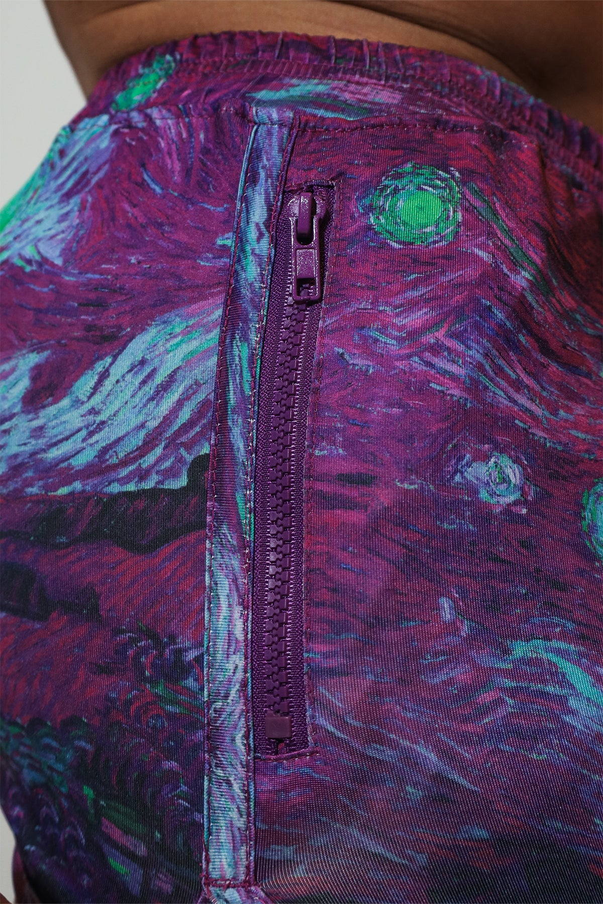 2" Side Split Booty Shorts - Starry Night - Image 4