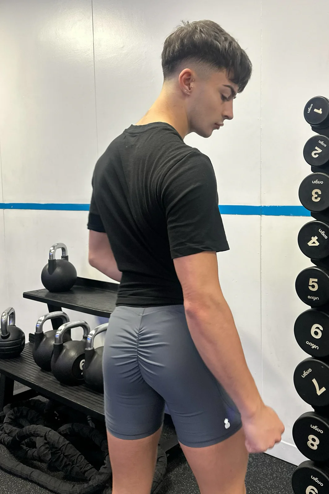 Lustrous Scrunch-Butt 4.5" Bike Shorts - Graphite - Image 11