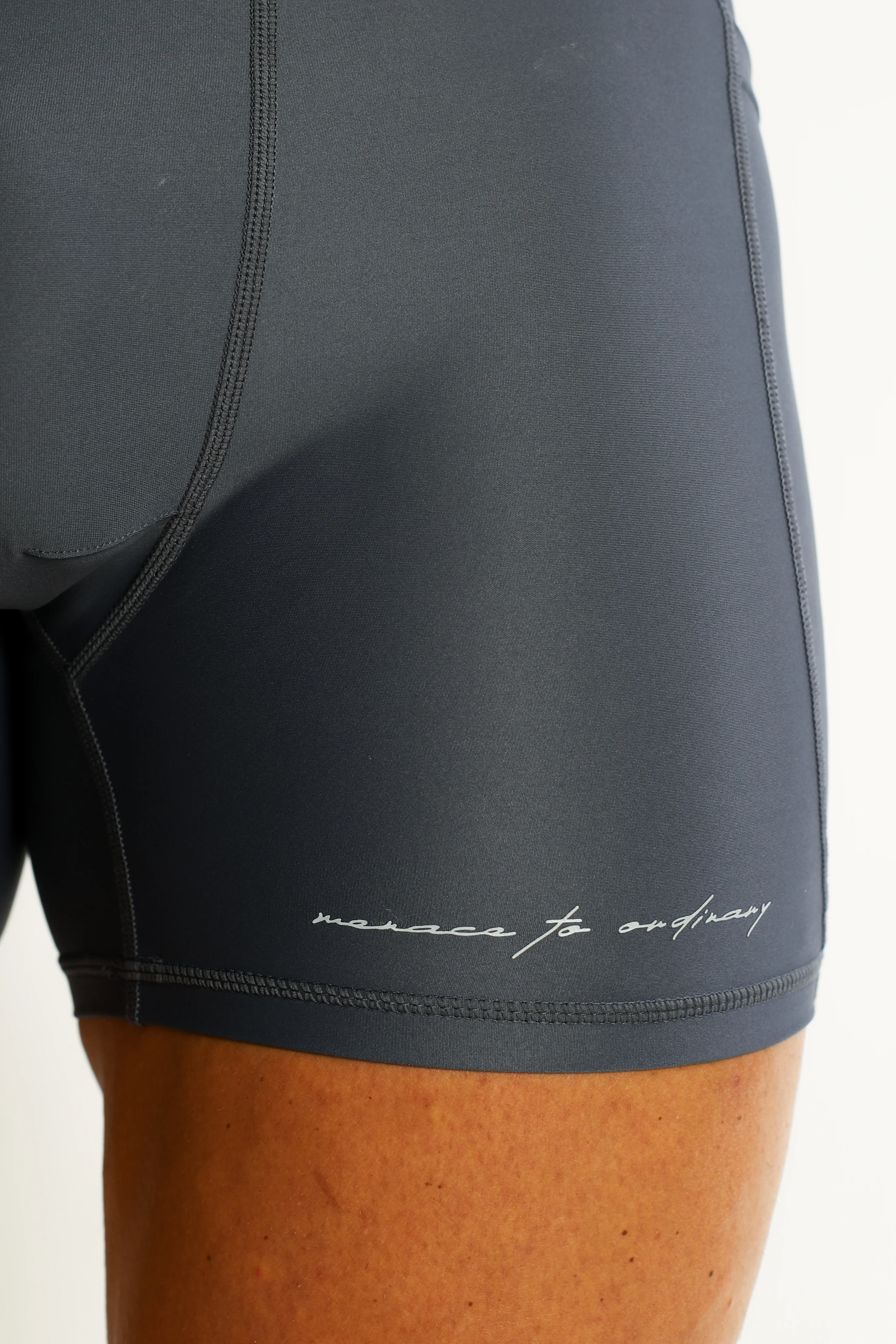 Lustrous Scrunch-Butt 4.5" Bike Shorts - Graphite - Image 7
