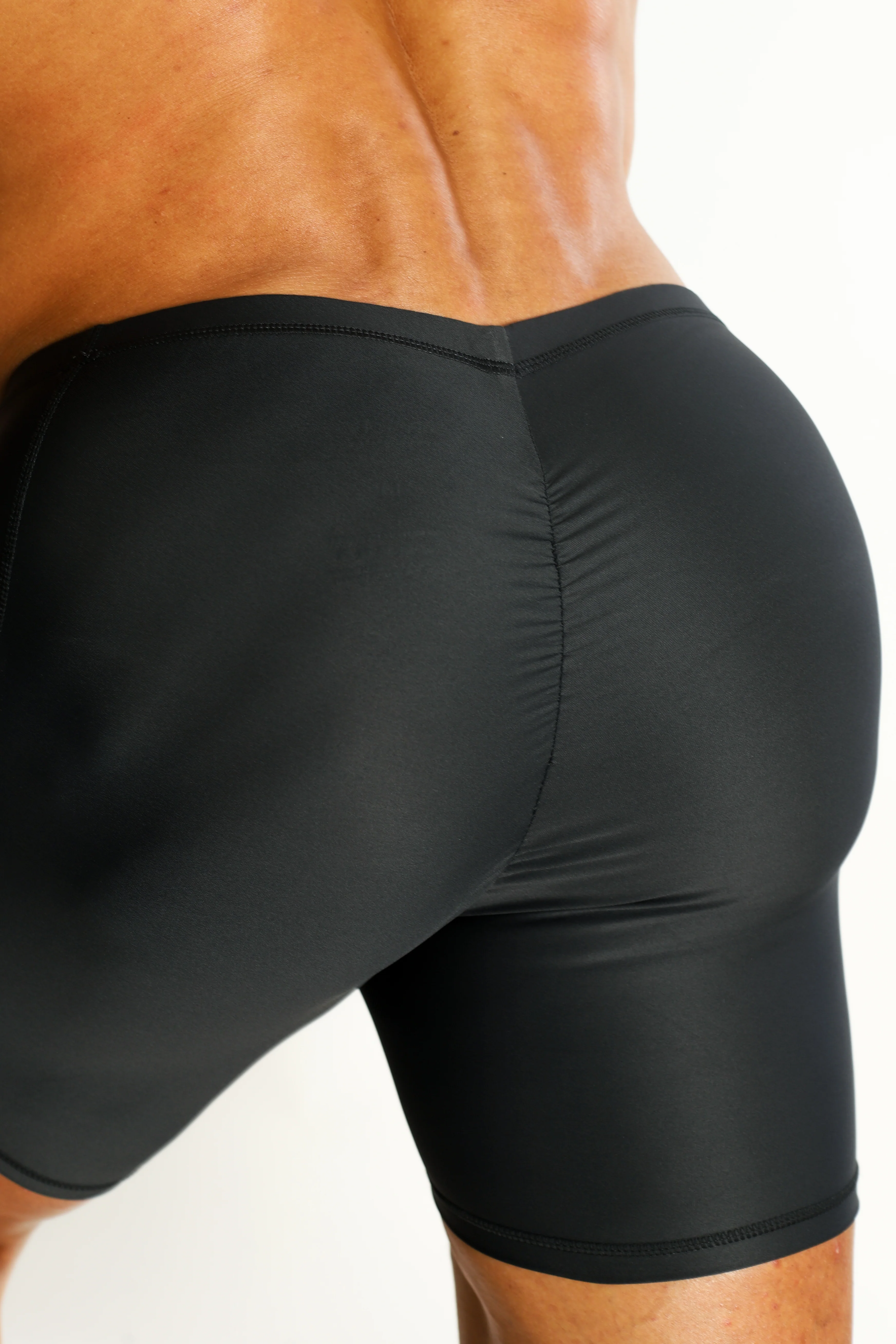 Lustrous Scrunch-Butt 4.5" Bike Shorts - Onyx Black - Image 5