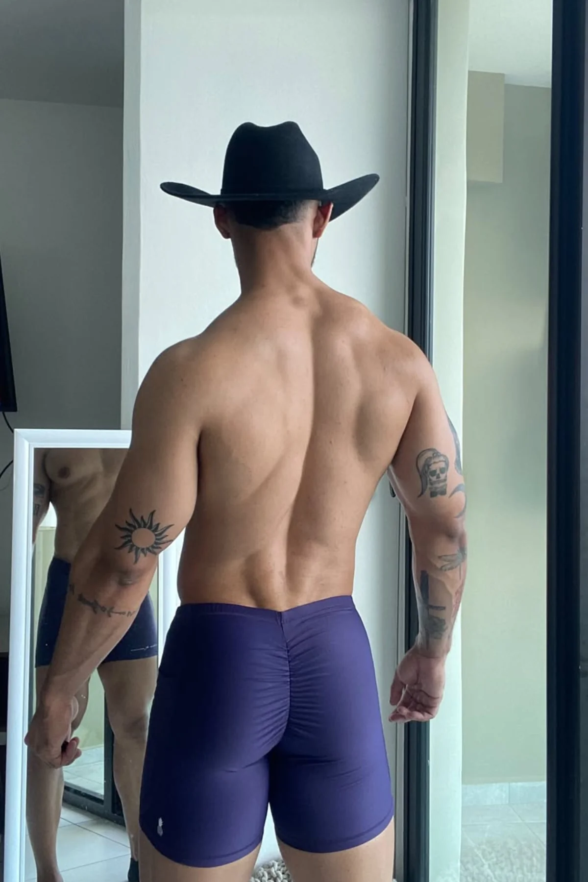 Lustrous Scrunch-Butt 4.5" Bike Shorts - Sugar Plum - Image 9